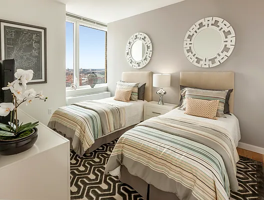 Rented by The Marketing Directors (Arias) | media 9