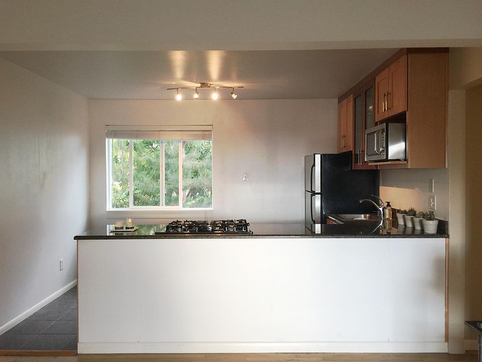 1st image of 650 N 300 W APT 220