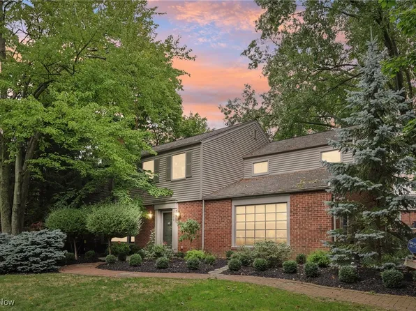2903 Falmouth Rd, Shaker Heights, OH 44122