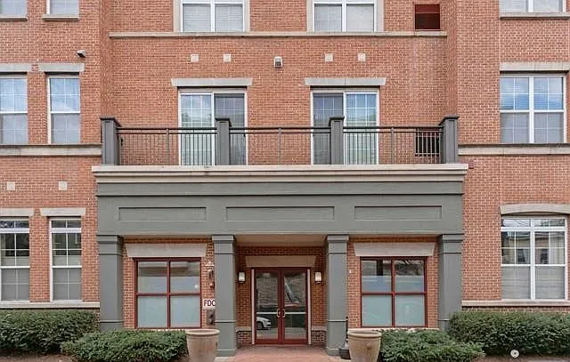 Building Photo - 443 2nd St #406