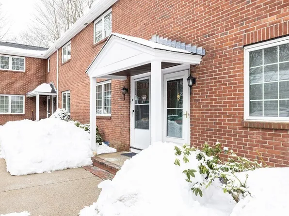 63 Linden St Unit 6, Wellesley, MA 02482