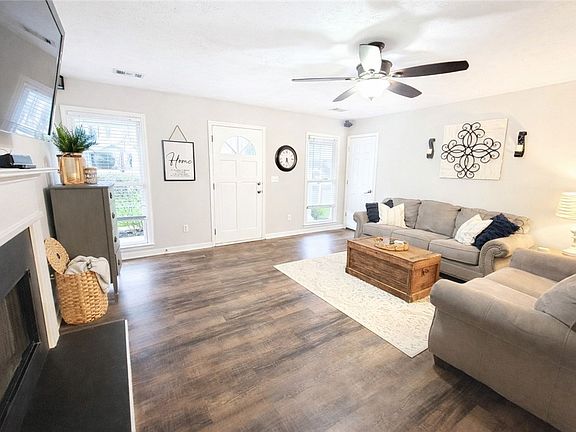 4th image of 241 Lee Road 2041