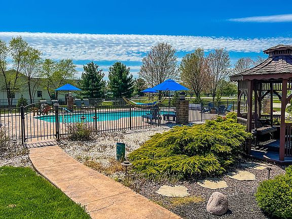 5th image of 402 Waynoka Dr