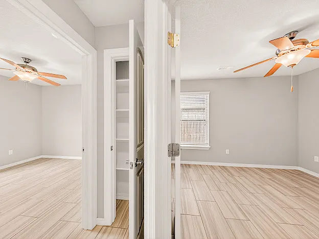 4556 W Croft Dr — Photo 15