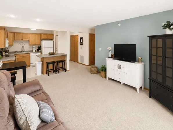 875 Bahls Dr APT 107, Hastings, MN 55033