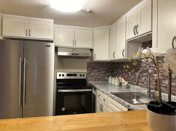 9 Tara Dr Unit 12, Weymouth, MA 02188