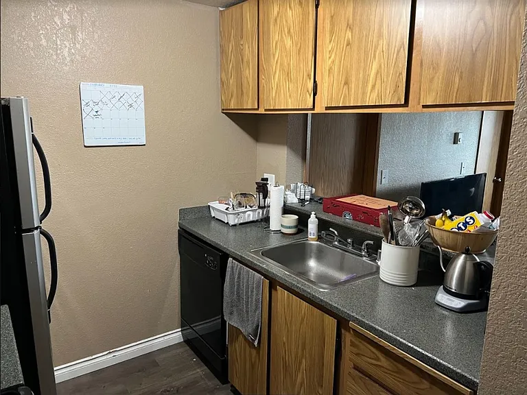 Westwood Apartments — Photo 14
