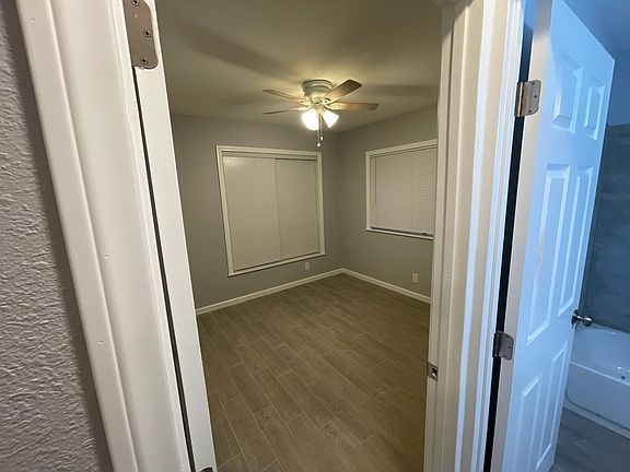 4th image of 25652 Cottonwood Ave