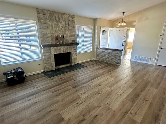 2nd image of 613 W Fargo St