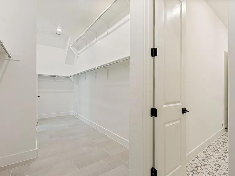 121 Running Bird Rd — Photo 32