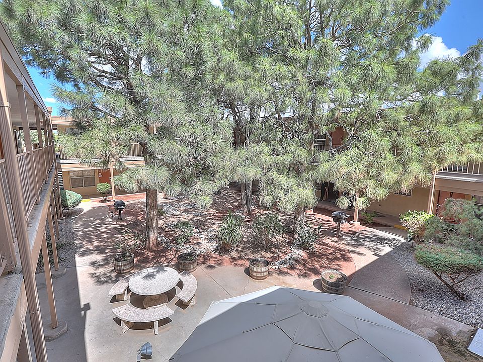 1st image of 124 Cardenas Dr NE APT 24