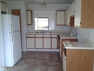 1st image of 28 Anchor Dr