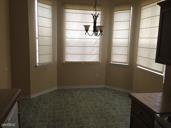 3rd image of 13204 Hickory Ct