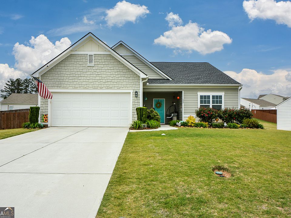 1st image of 233 Trail Winds Dr