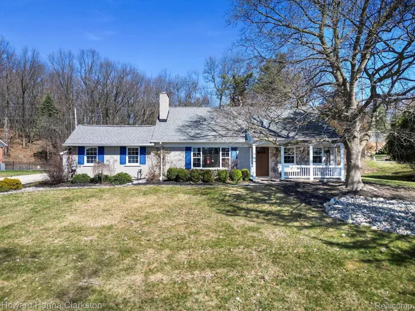 6524 Cranberry Lake Rd, Clarkston, MI 48348