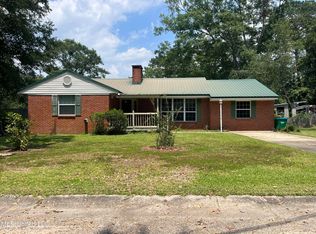 5112 Center Dr, Moss Point, MS 39563