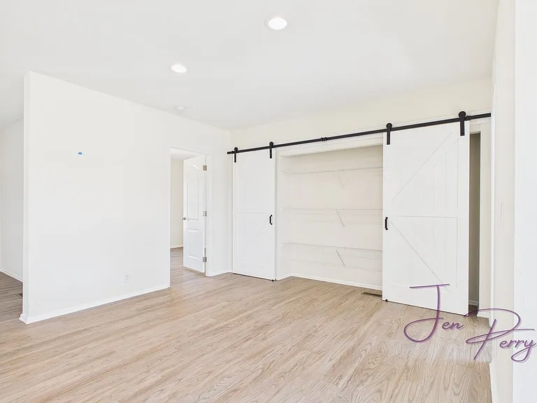 7420 Guide Meridian — Photo 12