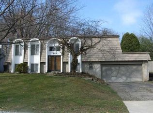 803 Valley Dr, Amherst, OH