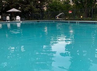 300 Los Alamos Rd APT 302, Santa Rosa, CA 95409