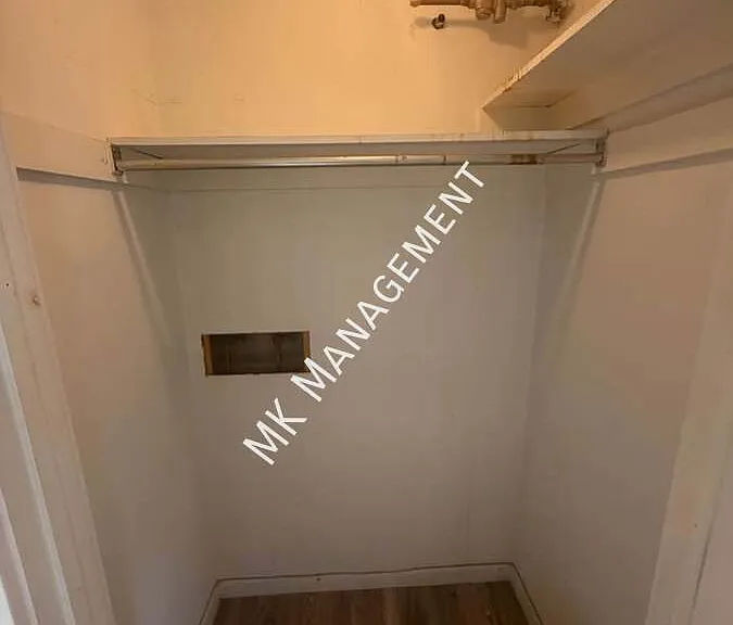 571 Charles Ave — Photo 40