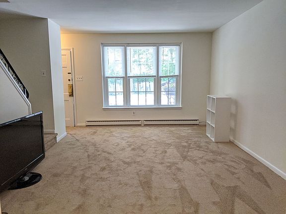 2nd image of 1004 E Lancaster Ave