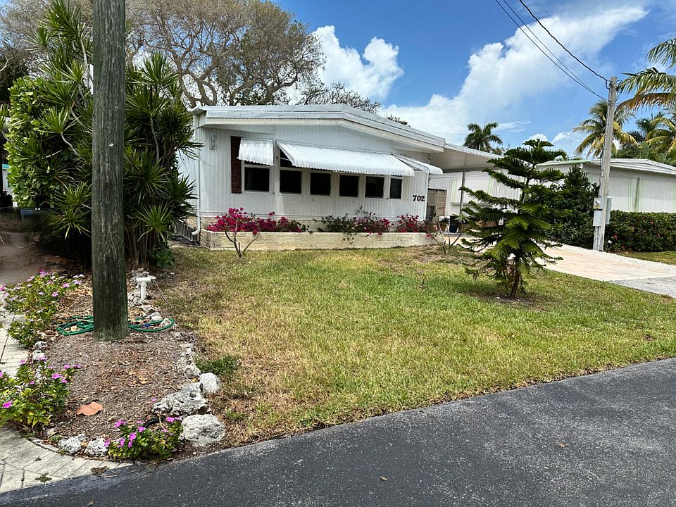 1st image of 702 N Silver Cir