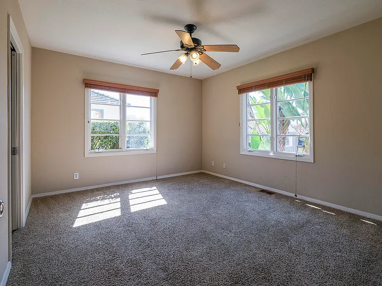 1111 E Cota St — Photo 4