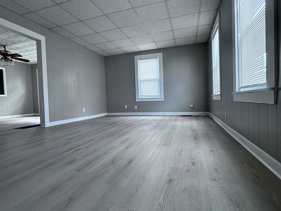 1st image of 115 Tolles St #1