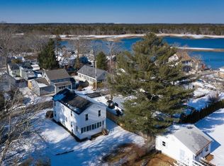 17 Mattapoisett Rd, Wareham, MA 02571
