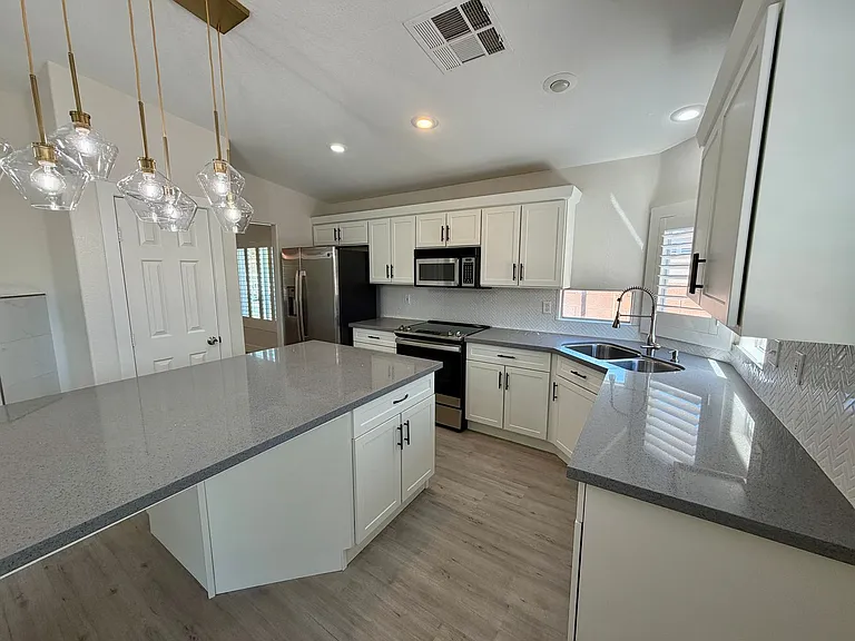 124 Lemongold St — Photo 6