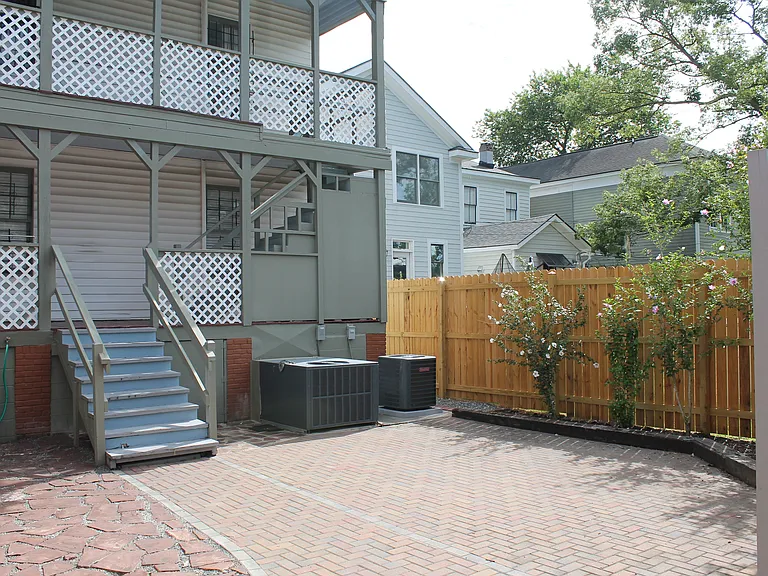 514 E Anderson St #B — Photo 17