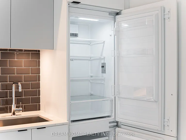 285 Dufferin St #705 — Photo 12