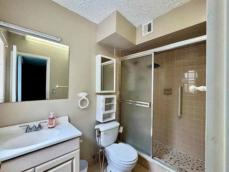 1800 SW 81st Ave #1307 — Photo 40