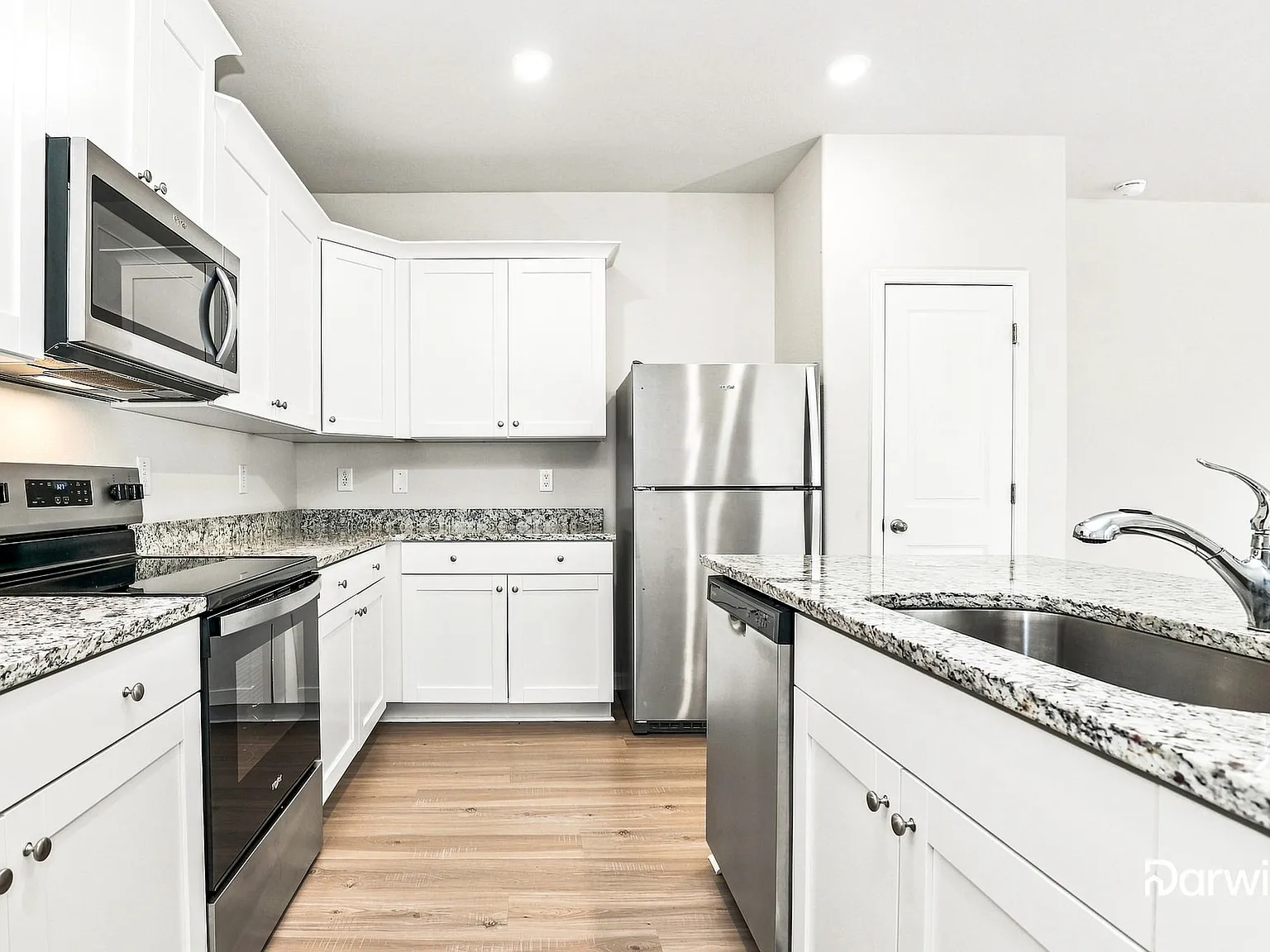 3 bed, 2.5 bath, 1705 sqft, $1,755 — Photo 4