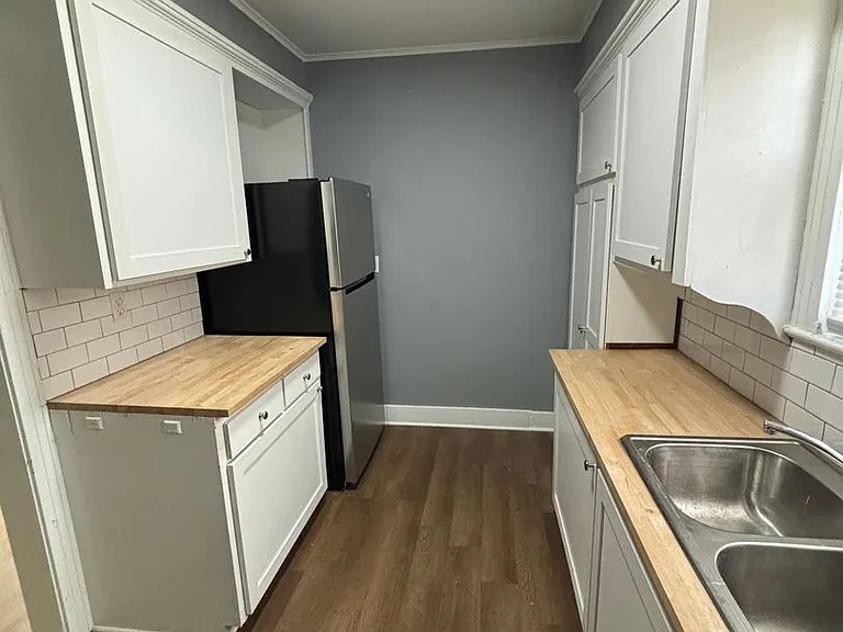 103 E Merrick St — Photo 6