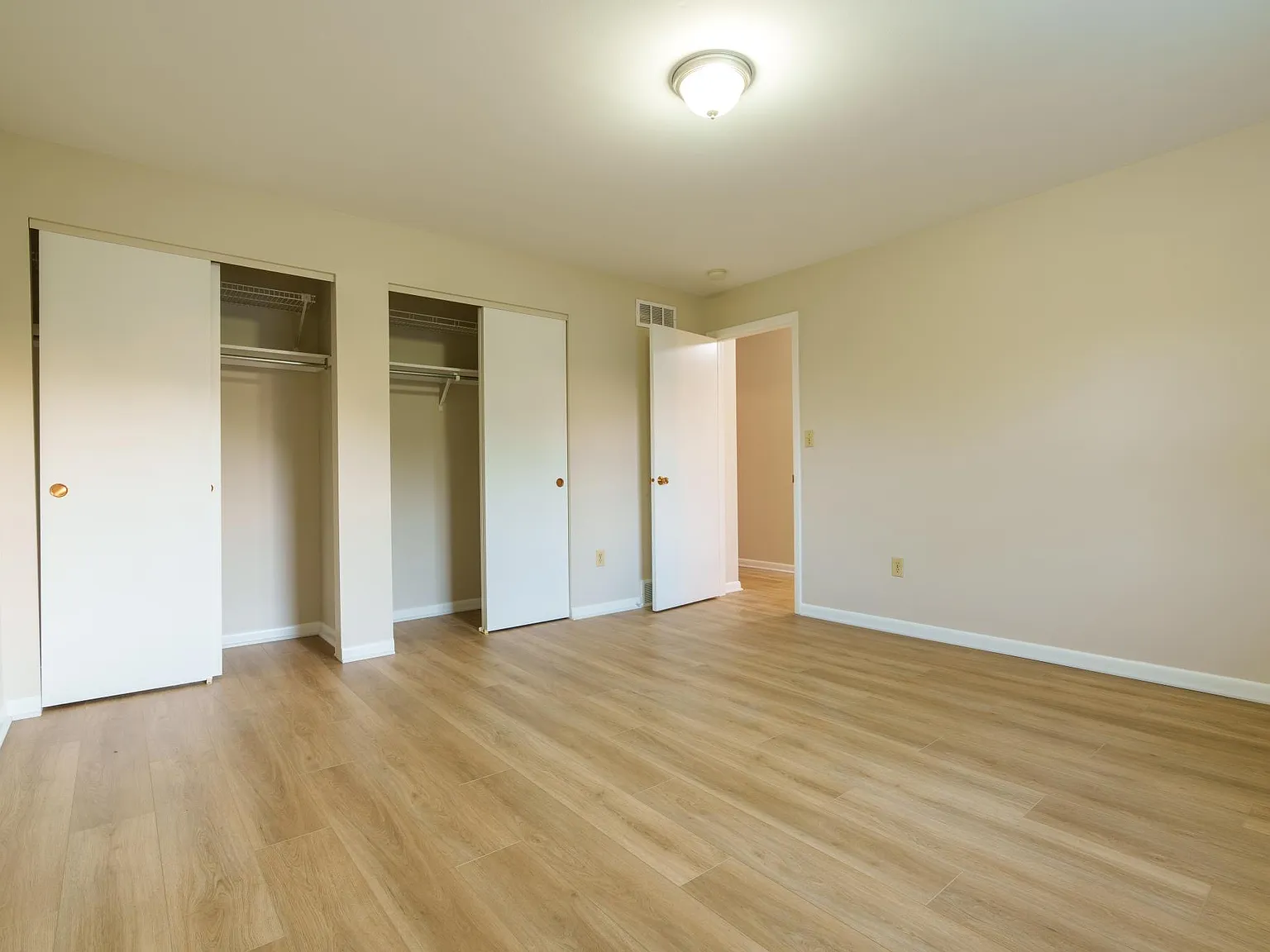 3 bed, 2000 sqft, $1,850 — Photo 4