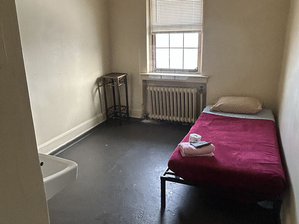1st image of 113 N Clinton Ave