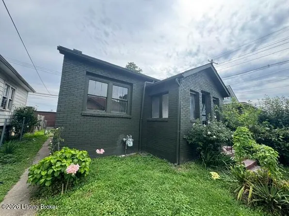 2732 Chase Ct, Louisville, KY 40211