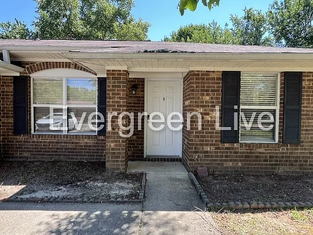 105 Viola Ct — Photo 2