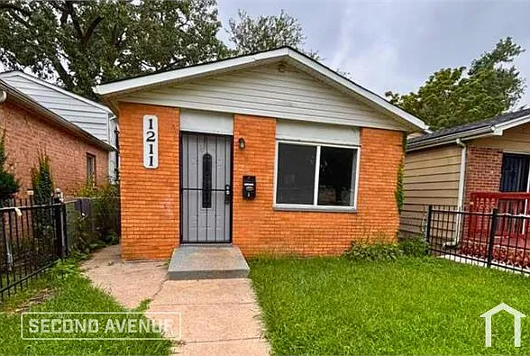 1211 W 110th St