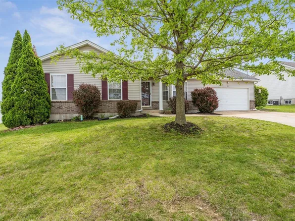 12 Thoroughbred Dr, Wright City, MO 63390