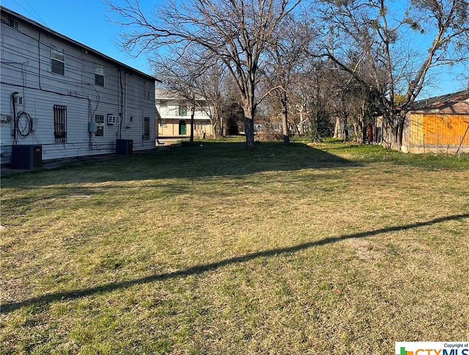 2nd image of 205 W Young Ave