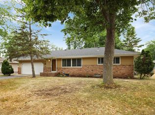 5843 Admiral Ln N, Minneapolis, MN 55429