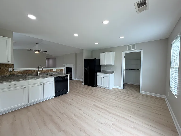 3963 Heather View Ln — Photo 14