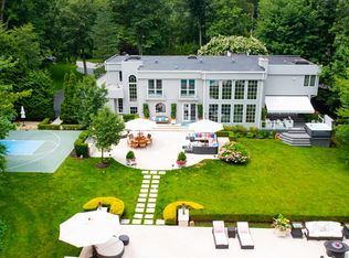 20 Tall Oak Cres, Syosset, NY 11791