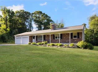 51 Stony Ln, North Kingstown, RI 02852