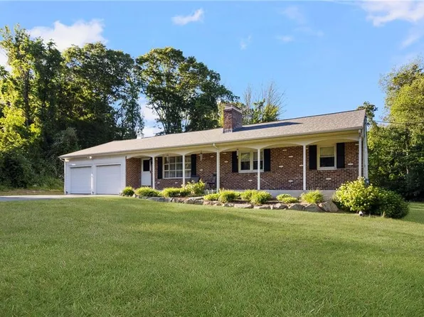 51 Stony Ln, North Kingstown, RI 02852