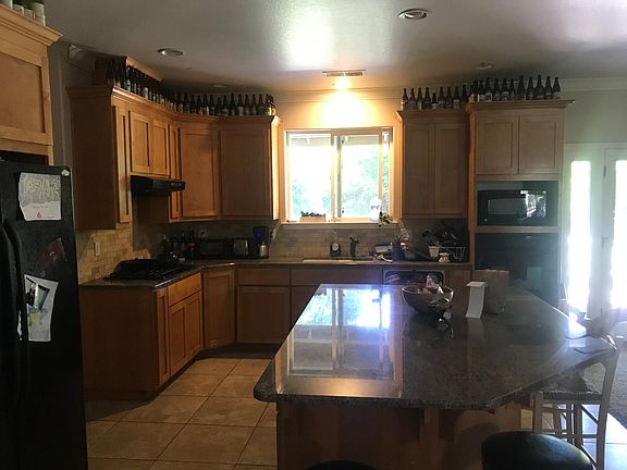 Kitchen with center island