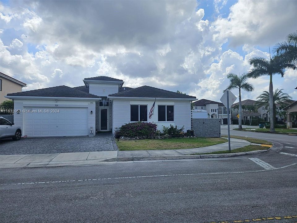 1st image of 701 NW Northwest Blvd #127