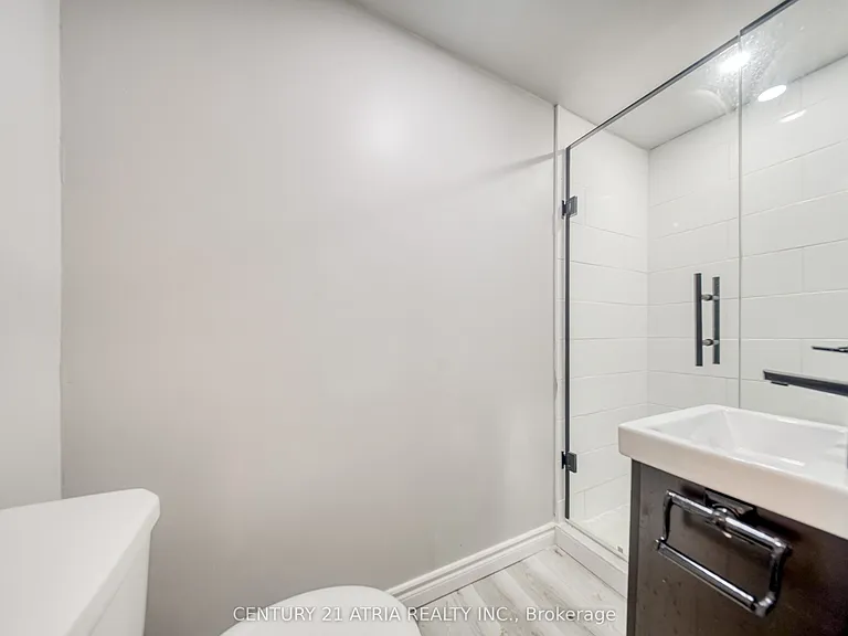 140 Ridgewood Rd #BASEMENT — Photo 9